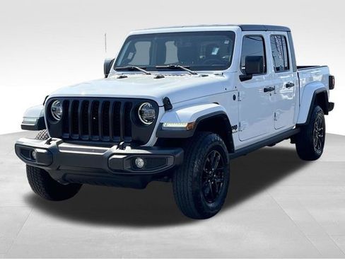 Used 2022 Jeep Gladiator Sport image 3