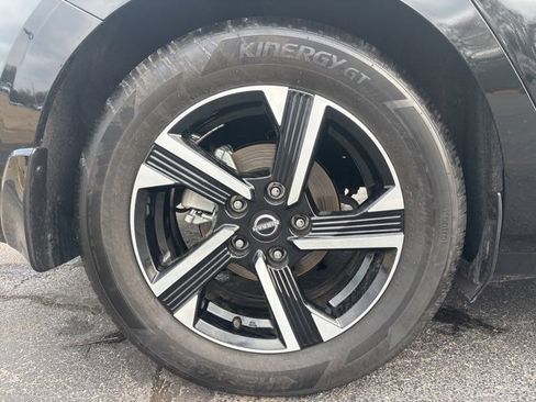 Used 2025 Nissan Sentra SV image 7