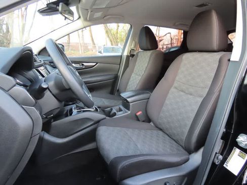 Used 2020 Nissan Rogue Sport SV image 12