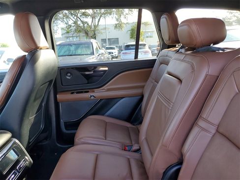 Certified 2023 Lincoln Aviator Reserve w/ Equipment Group 201A image 11
