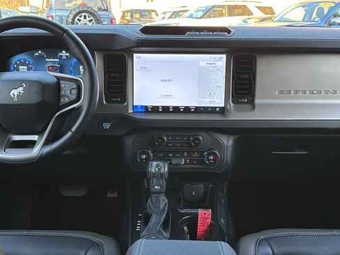 Used 2025 Ford Bronco Outer Banks AWD/4WD image 19