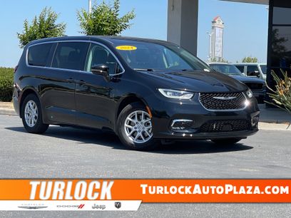 Used 2024 Chrysler Pacifica Touring-L