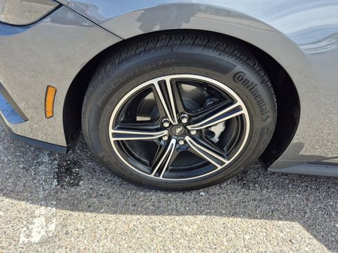 Used 2025 Ford Mustang Coupe RWD image 36