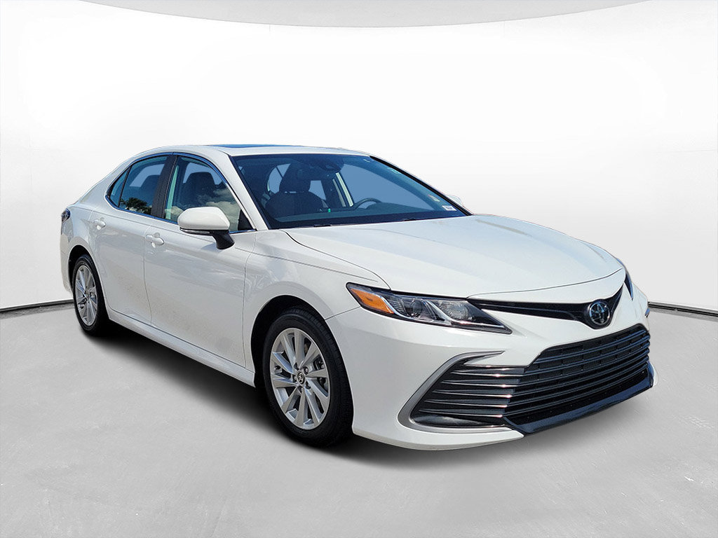 Used 2024 Toyota Camry LE w/ Convenience Package FWD image 3