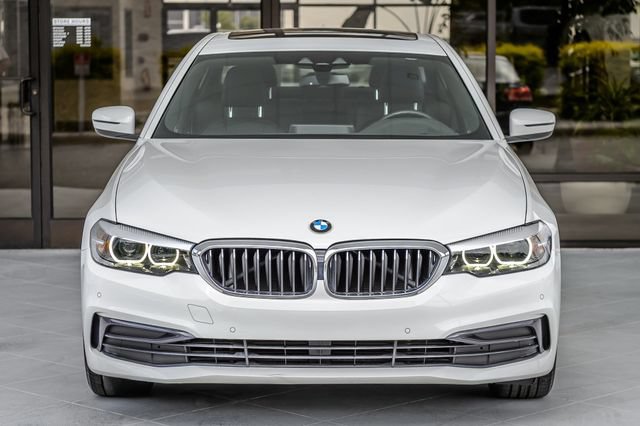 Used 2019 BMW 530i w/ Convenience Package RWD image 5