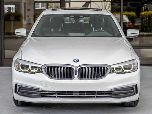 Used 2019 BMW 530i w/ Convenience Package RWD image 5