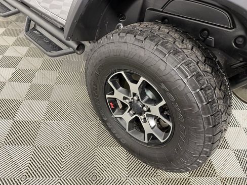 Used 2018 Jeep Wrangler Unlimited Rubicon w/ Cold Weather Group image 10