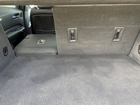 Used 2019 Cadillac XT4 Premium Luxury w/ Technology Package image 32