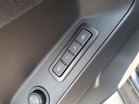 Used 2022 Chevrolet Equinox Premier w/ Redline Edition image 29