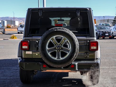 Used 2020 Jeep Wrangler Unlimited Sahara AWD/4WD image 5