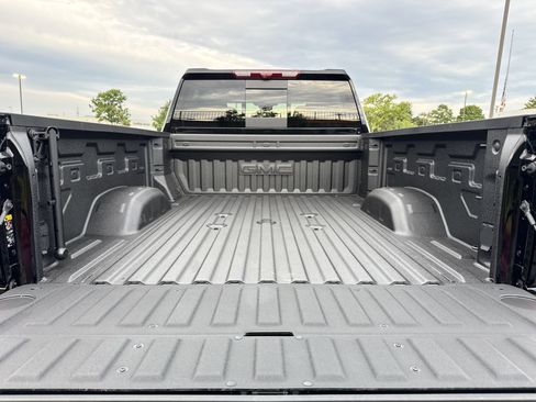 New 2025 GMC Sierra 2500 Denali w/ Denali Reserve Package image 33