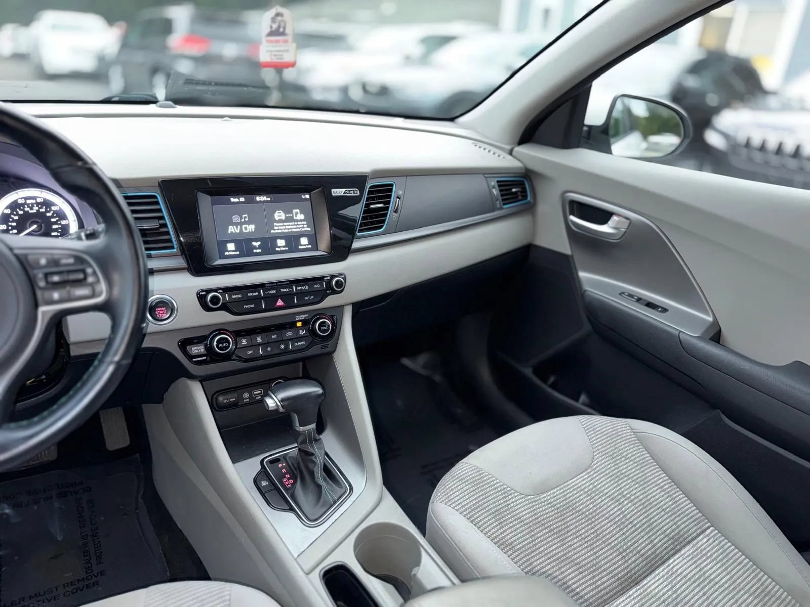 Used 2019 Kia Niro LX FWD image 21
