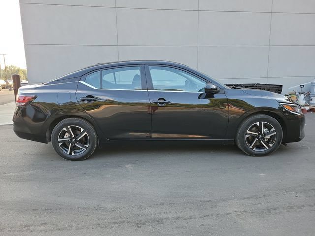 Used 2025 Nissan Sentra SV FWD image 4