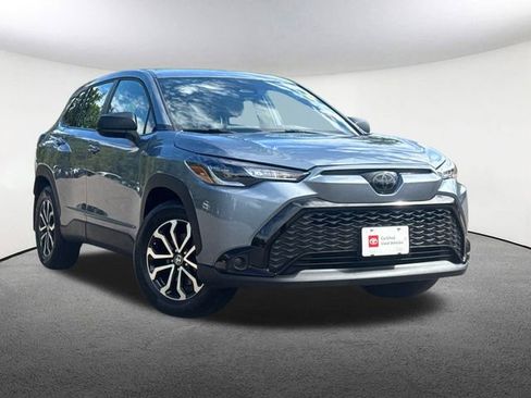 Certified 2025 Toyota Corolla Cross AWD Hybrid image 2