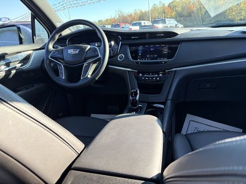 Used 2025 Cadillac XT5 Premium Luxury image 38