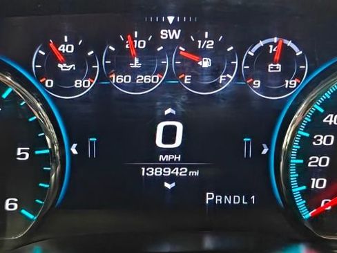 Used 2017 GMC Sierra 2500 Denali w/ Suspension Package, Off-Road AWD/4WD image 60