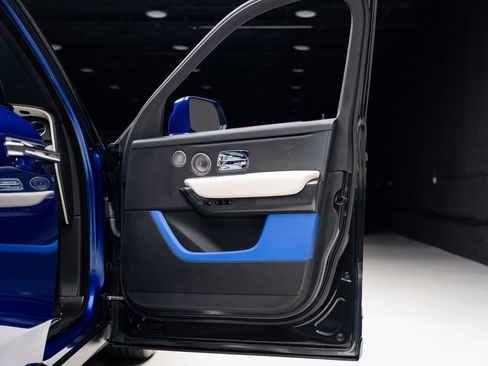 Used 2021 Rolls-Royce Cullinan Black Badge image 61