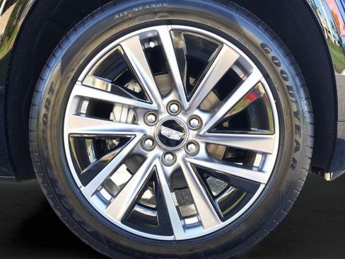 New 2026 Cadillac Vistiq Sport w/ LPO, Floor Liner Package image 9