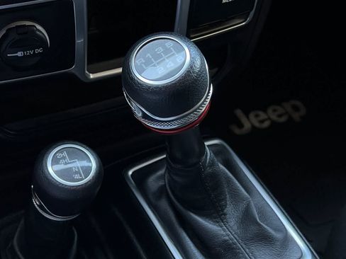 Used 2018 Jeep Wrangler Unlimited Sport AWD/4WD image 22