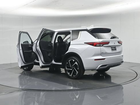 Used 2024 Mitsubishi Outlander SEL FWD image 32