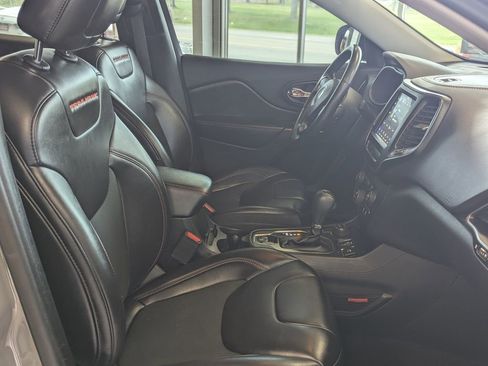 Used 2019 Jeep Cherokee Trailhawk w/ Comfort/Convenience Group image 79