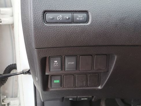 Used 2015 Nissan Rogue S image 25