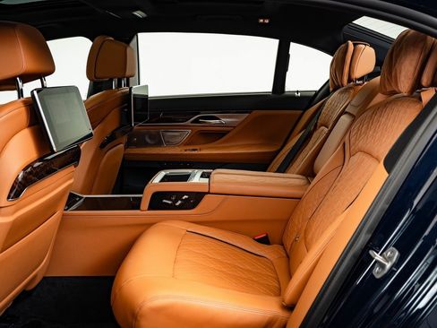 Used 2022 BMW ALPINA B7 xDrive image 41