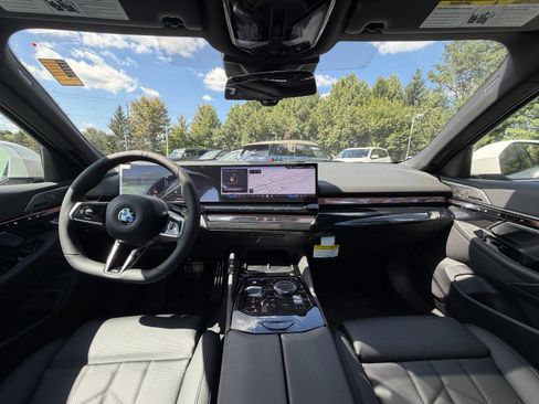 New 2027 BMW 540i xDrive w/ M Sport Package AWD/4WD image 15