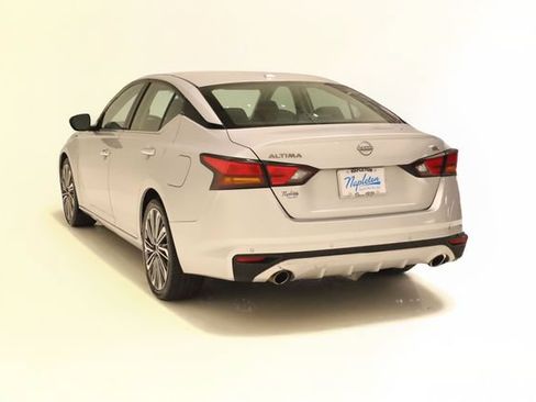 Used 2023 Nissan Altima 2.5 SL FWD image 8