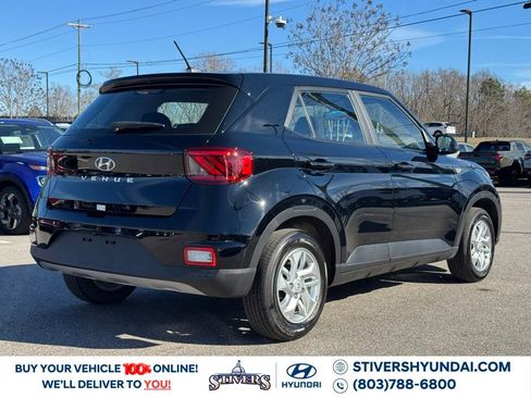Certified 2025 Hyundai Venue SE image 12
