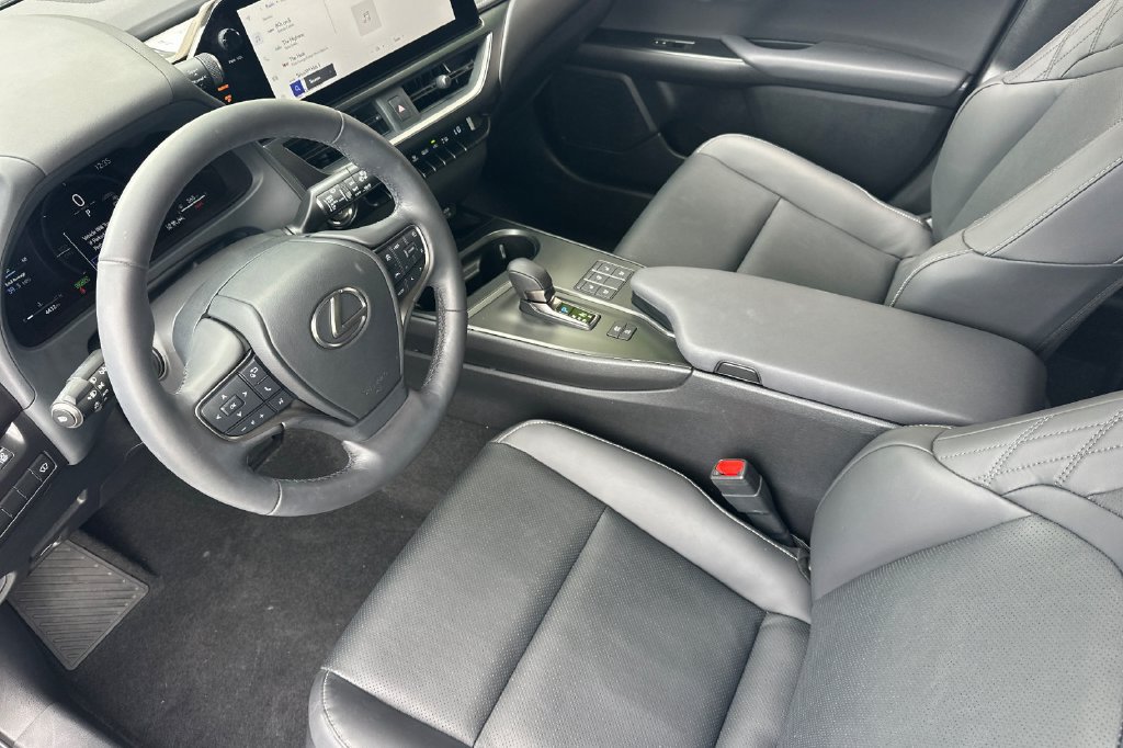 Used 2026 Lexus UX 300h FWD w/ Accessory Package (Z1) image 10