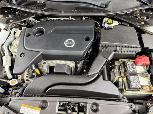 Used 2014 Nissan Altima 2.5 SV FWD image 14