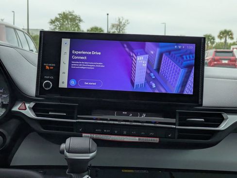 New 2026 Toyota Sienna XLE FWD image 18