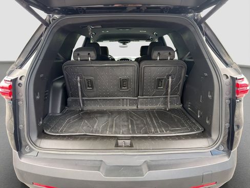 Used 2023 Chevrolet Traverse LT FWD image 20