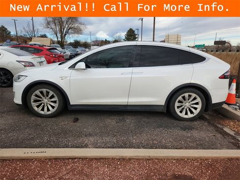 Used 2016 Tesla Model X 90D image 3