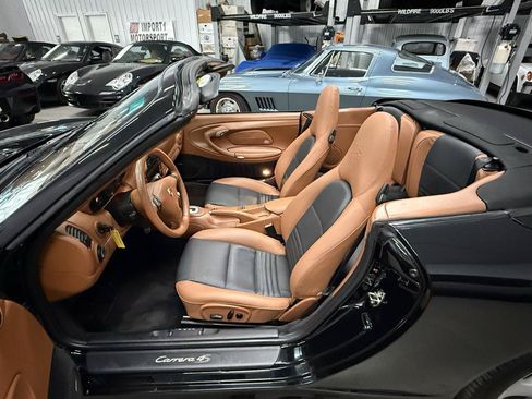 Used 2004 Porsche 911 Carrera 4S AWD/4WD image 19