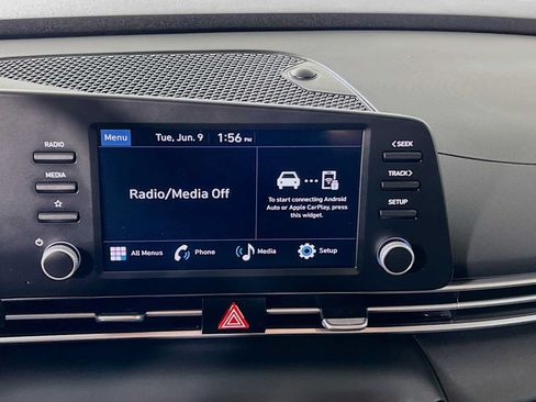 Certified 2025 Hyundai Elantra SE FWD image 14