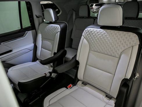 New 2026 GMC Acadia Denali image 11