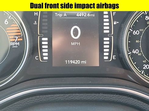 Used 2019 Jeep Cherokee Latitude Plus image 18