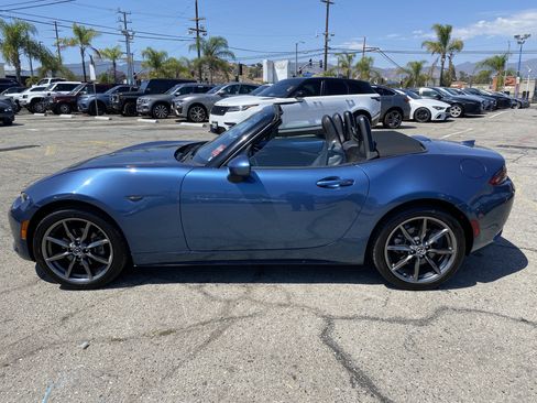 Used 2019 MAZDA MX-5 Miata Grand Touring w/ GT-S Package RWD image 8
