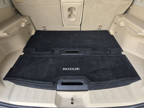 Used 2017 Nissan Rogue SV image 23