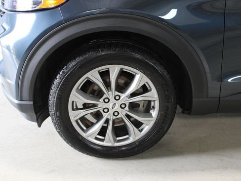 Used 2023 Ford Explorer XLT w/ Equipment Group 202A AWD/4WD image 4