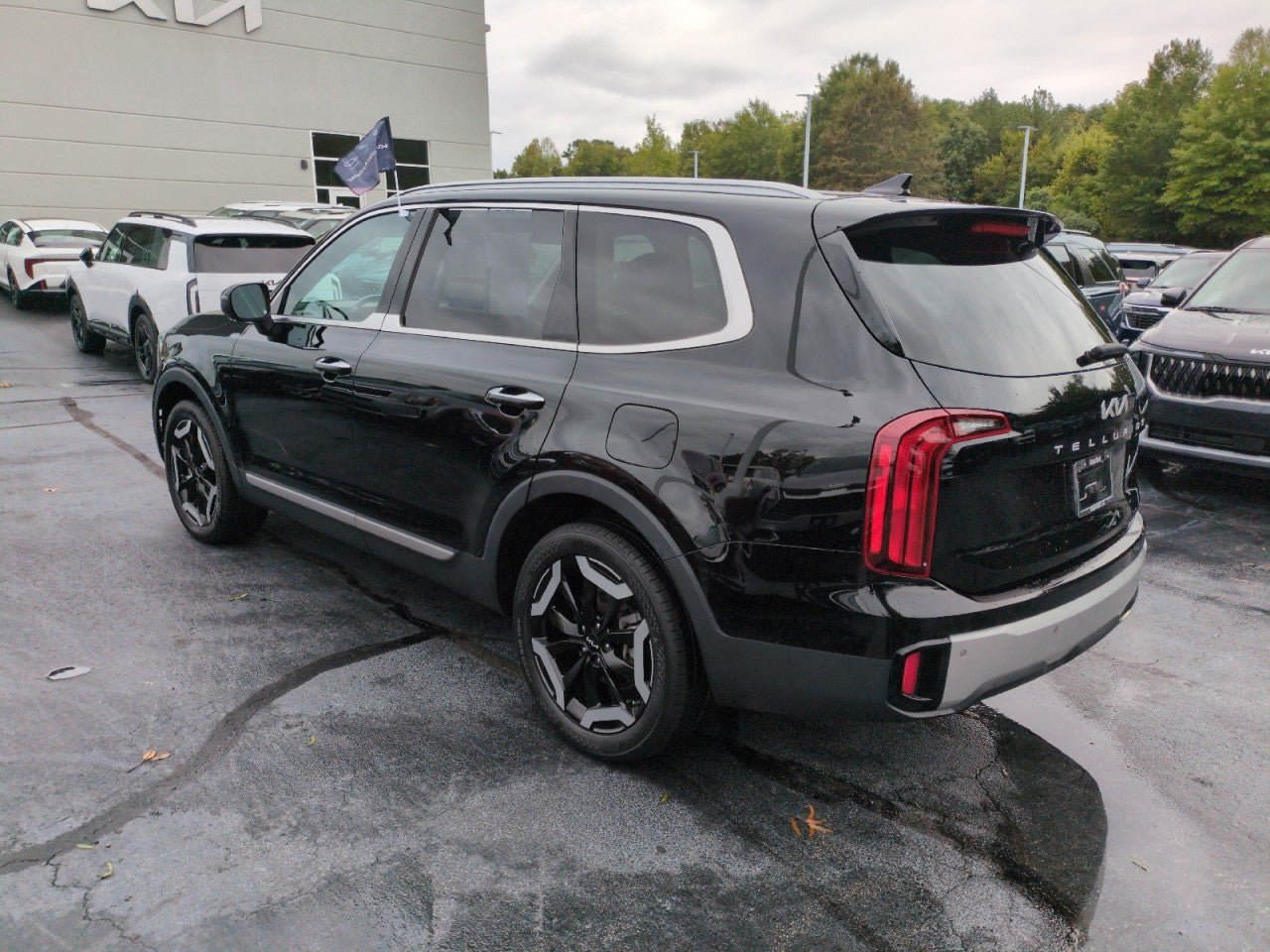 Certified 2024 Kia Telluride S w/ S Sunroof Package FWD image 5