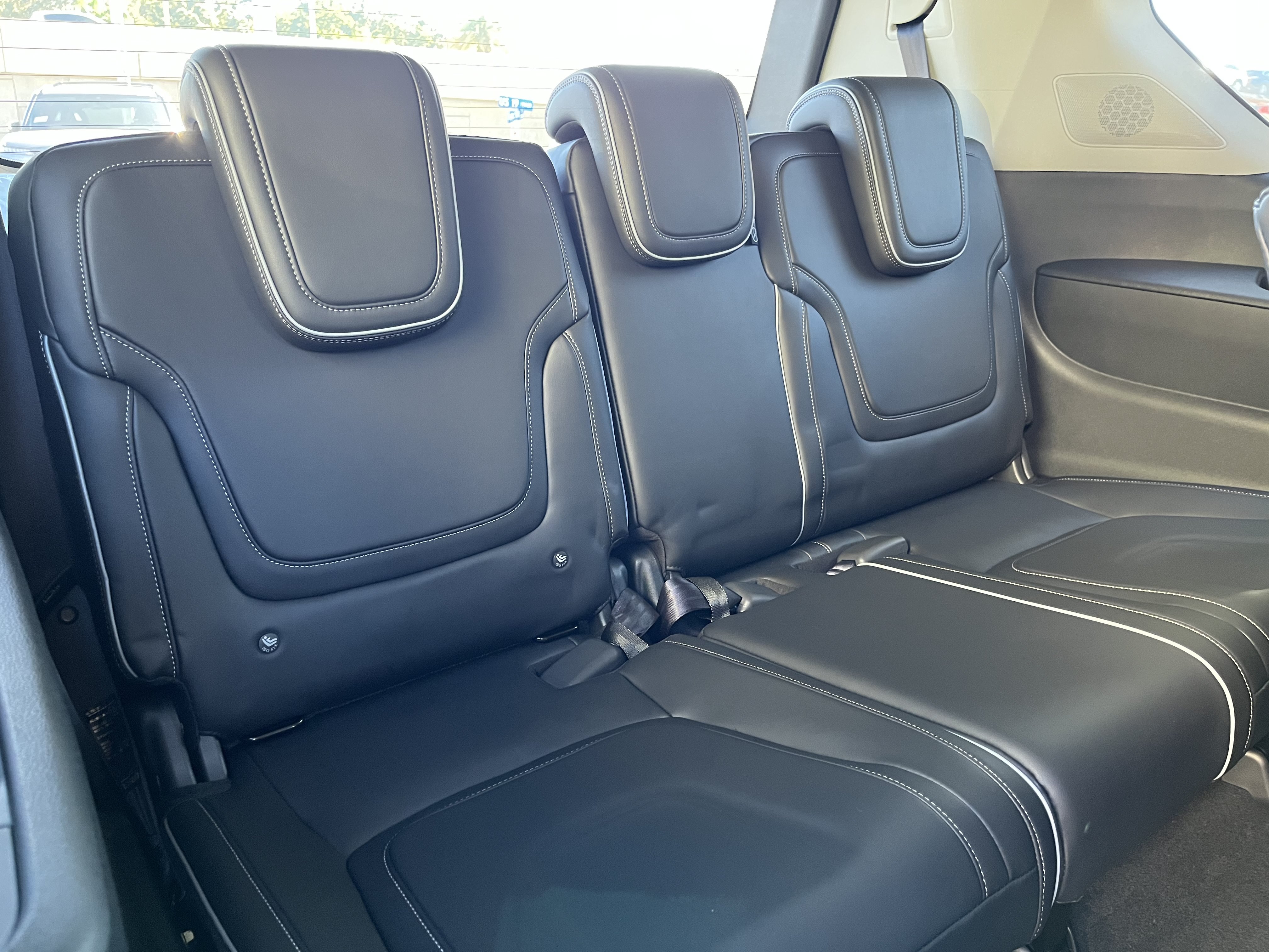 New 2027 INFINITI QX80 Luxe w/ Cargo Package RWD image 18