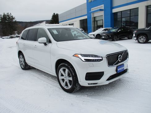 Certified 2023 Volvo XC90 B5 Core w/ Climate Package image 3