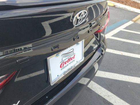 Used 2025 Toyota Camry SE image 5