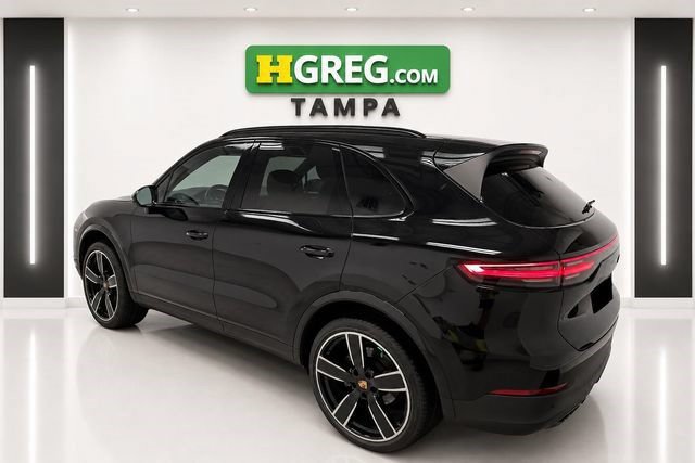 Used 2023 Porsche Cayenne AWD/4WD image 2