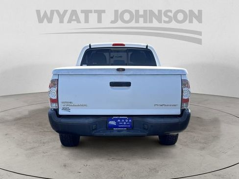 Used 2014 Toyota Tacoma PreRunner w/ Convenience Package RWD image 4