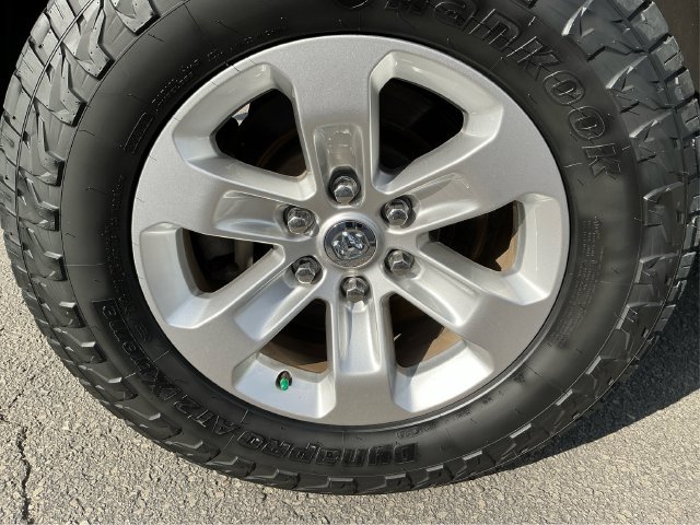 Used 2020 RAM 1500 Laramie AWD/4WD image 16