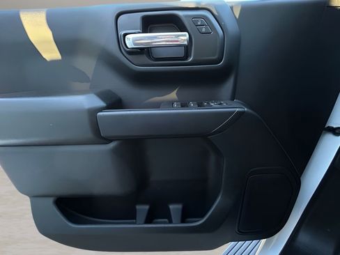 Used 2025 Chevrolet Silverado 1500 Custom image 33